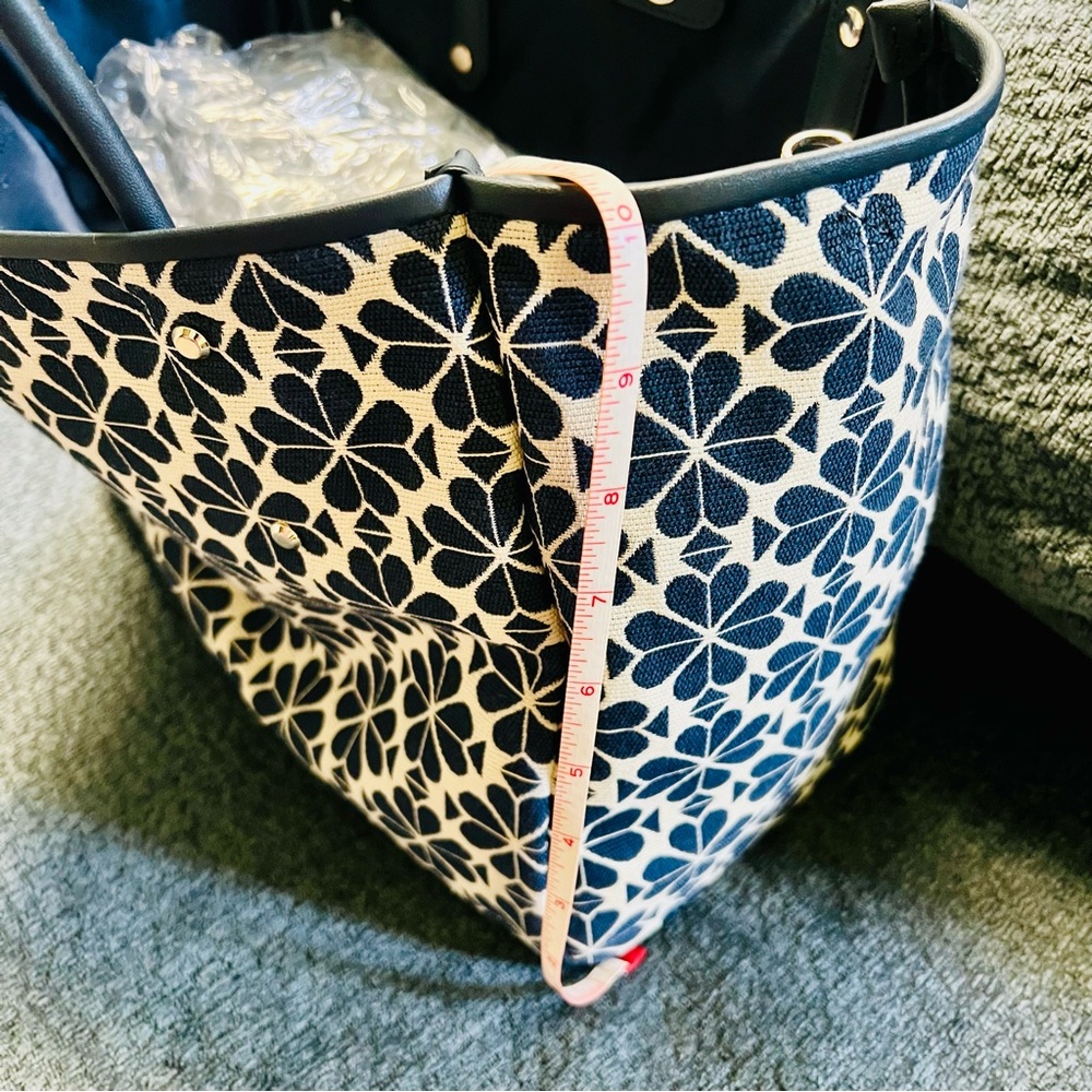 Kate Spade Floral Blue and White Tote Bag - Picture 4 of 9